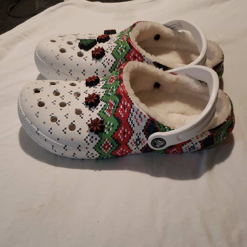 CROCS Festive Patterned Mules - Red, Green, White